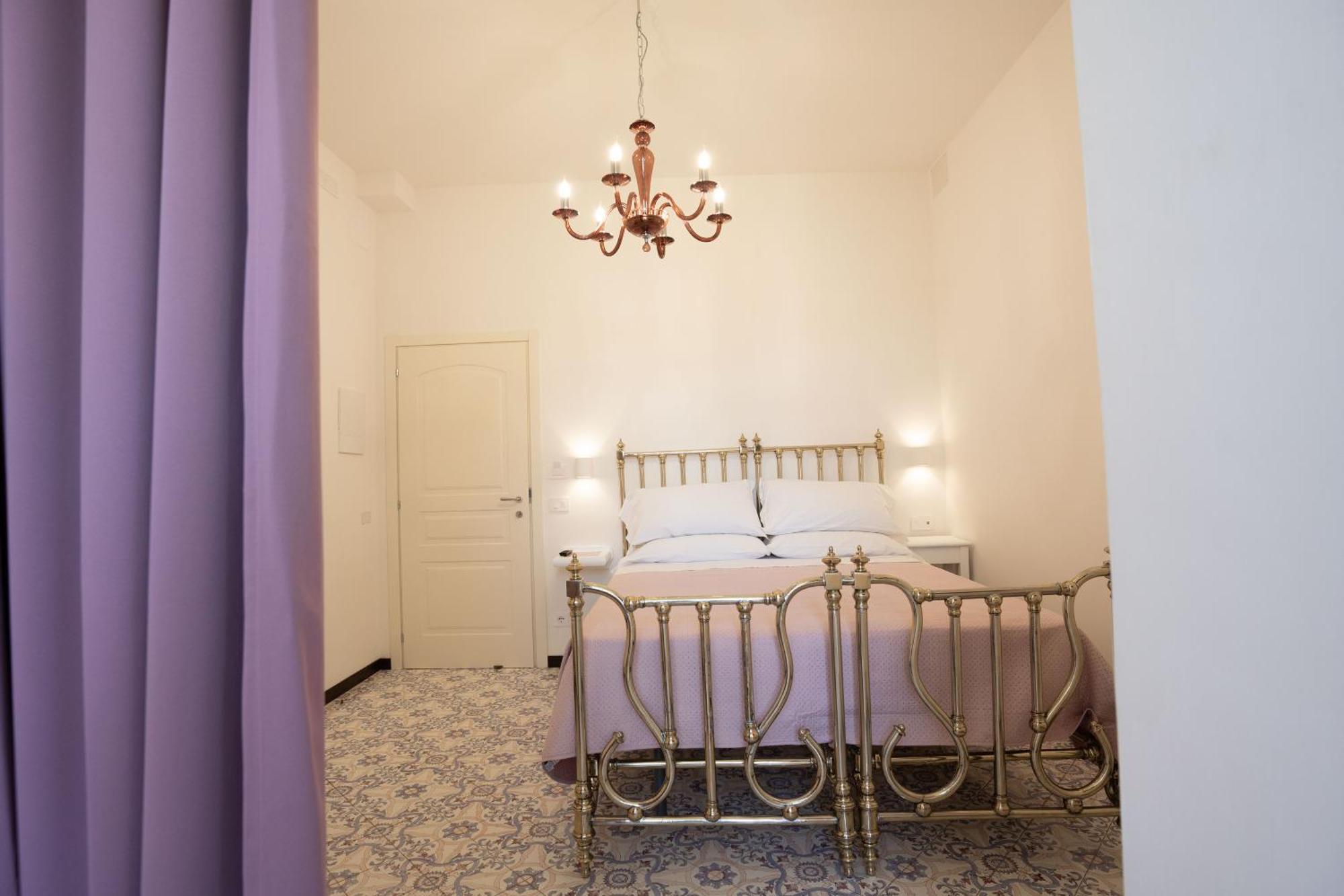 Отель Casa Enzina Сорренто Экстерьер фото